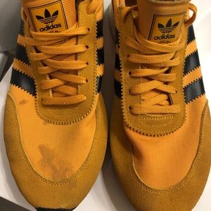 Men’s pre-owned Adidas Iniki boost size 10.5